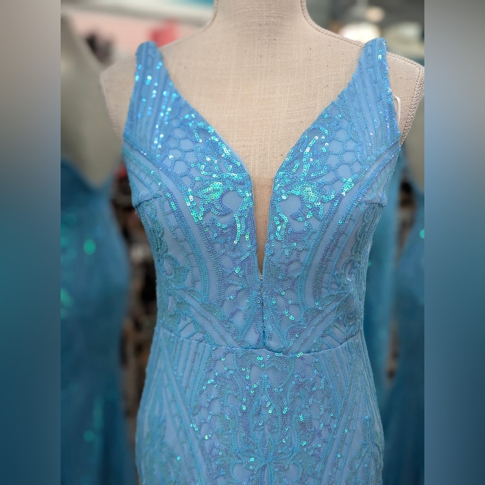 2Cute by J Michaels 20118 Blue Sequin Mermaid Prom Dress Plunge Neck Gown Size 8 - Picture 6 of 8